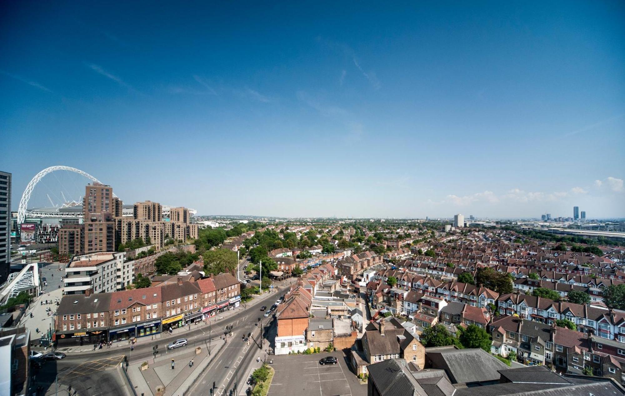 Top Floor Apt - 2 Bed/2 Bath + Private Balcony Londres Extérieur photo
