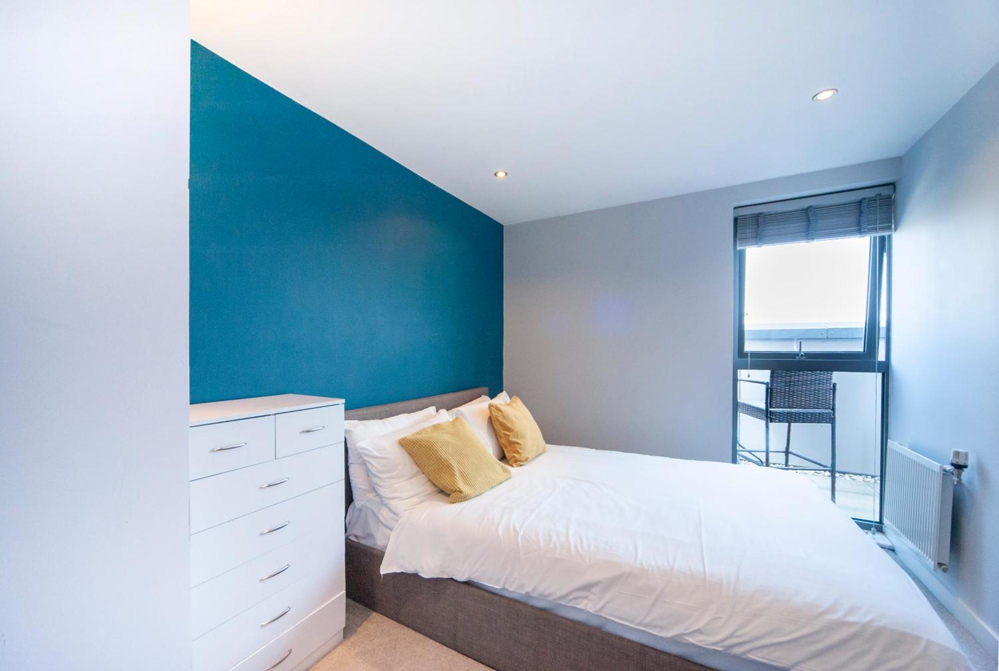 Top Floor Apt - 2 Bed/2 Bath + Private Balcony Londres Extérieur photo