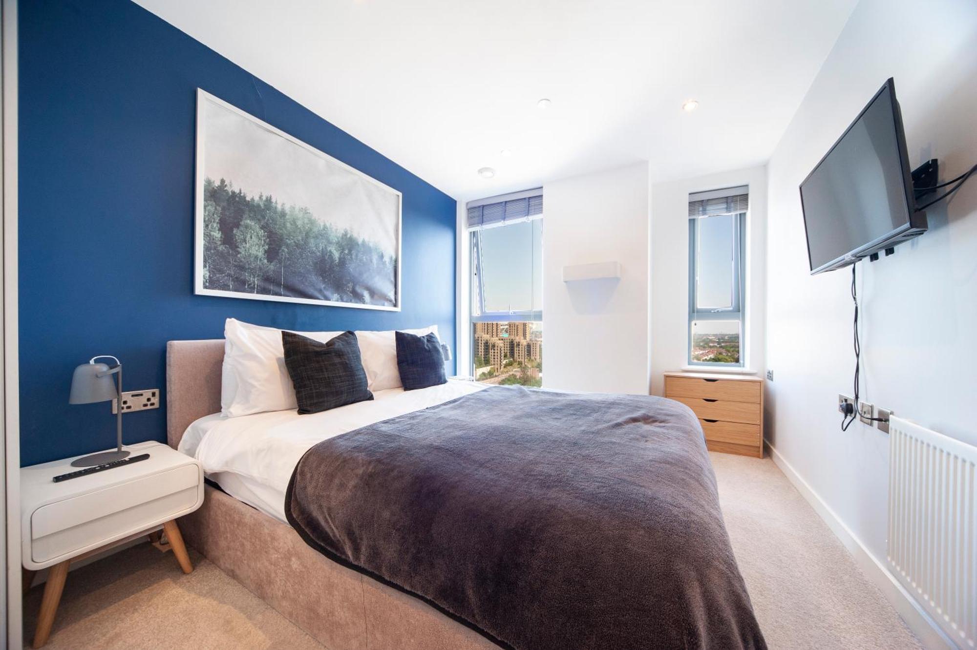 Top Floor Apt - 2 Bed/2 Bath + Private Balcony Londres Extérieur photo